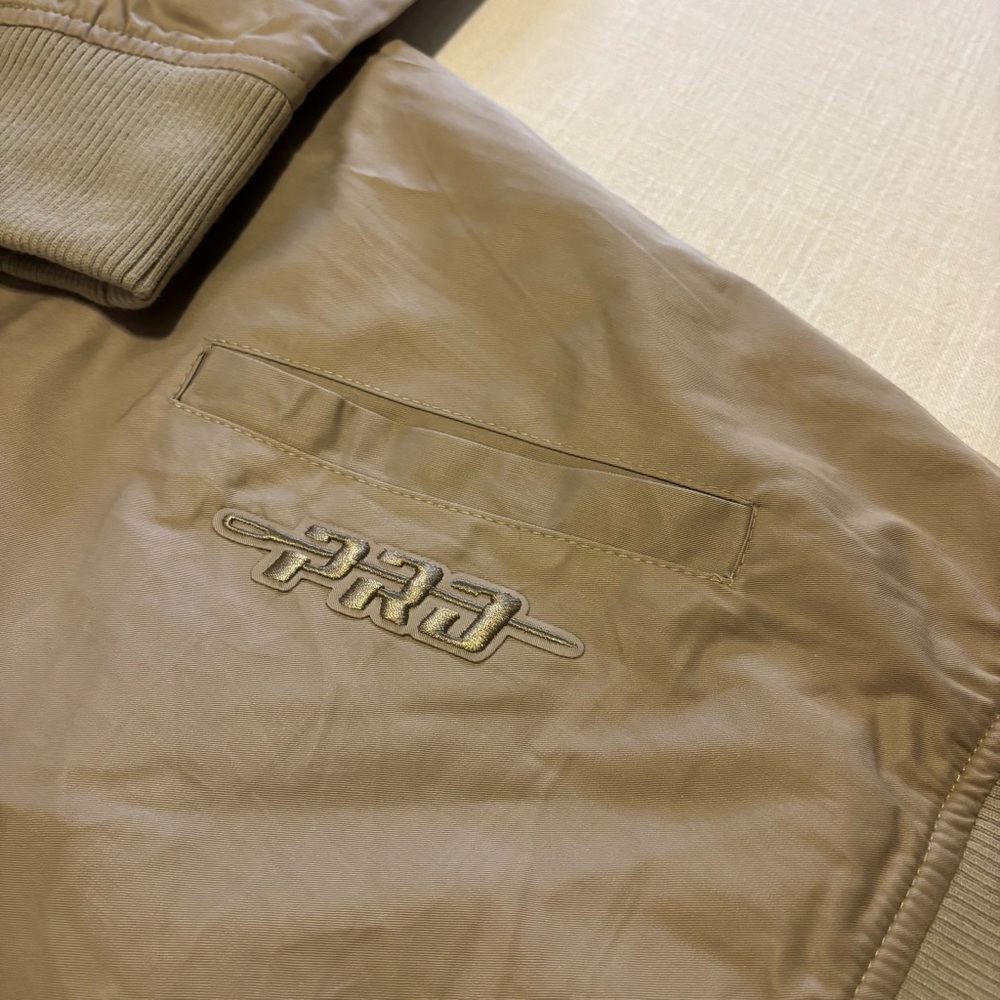 Pro Standard Texas Rangers Neutral Bomber Jacket - Picture 4 of 12